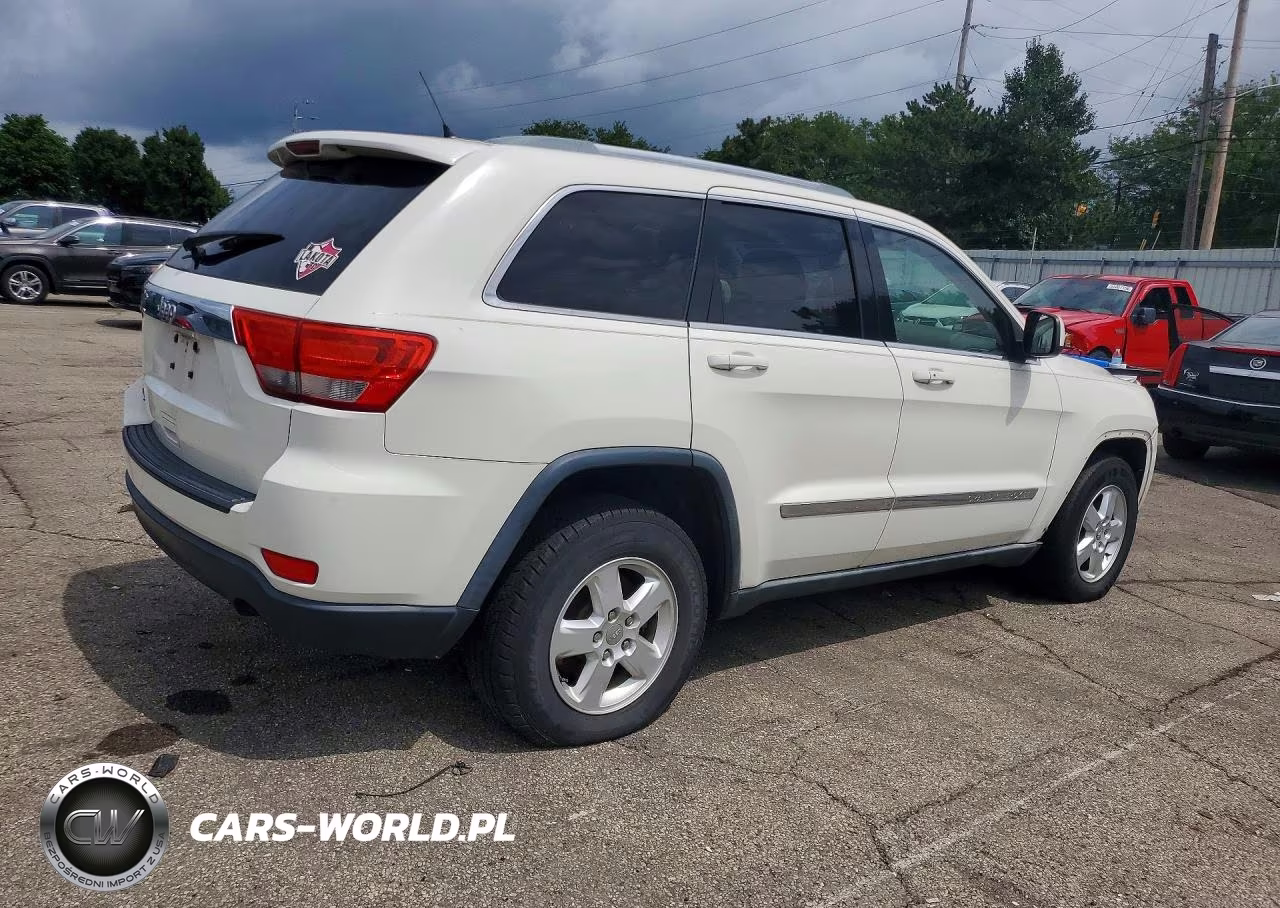 2011 Jeep Grand Cherokee Laredo VIN:1J4RR4GG9BC655339 - 3