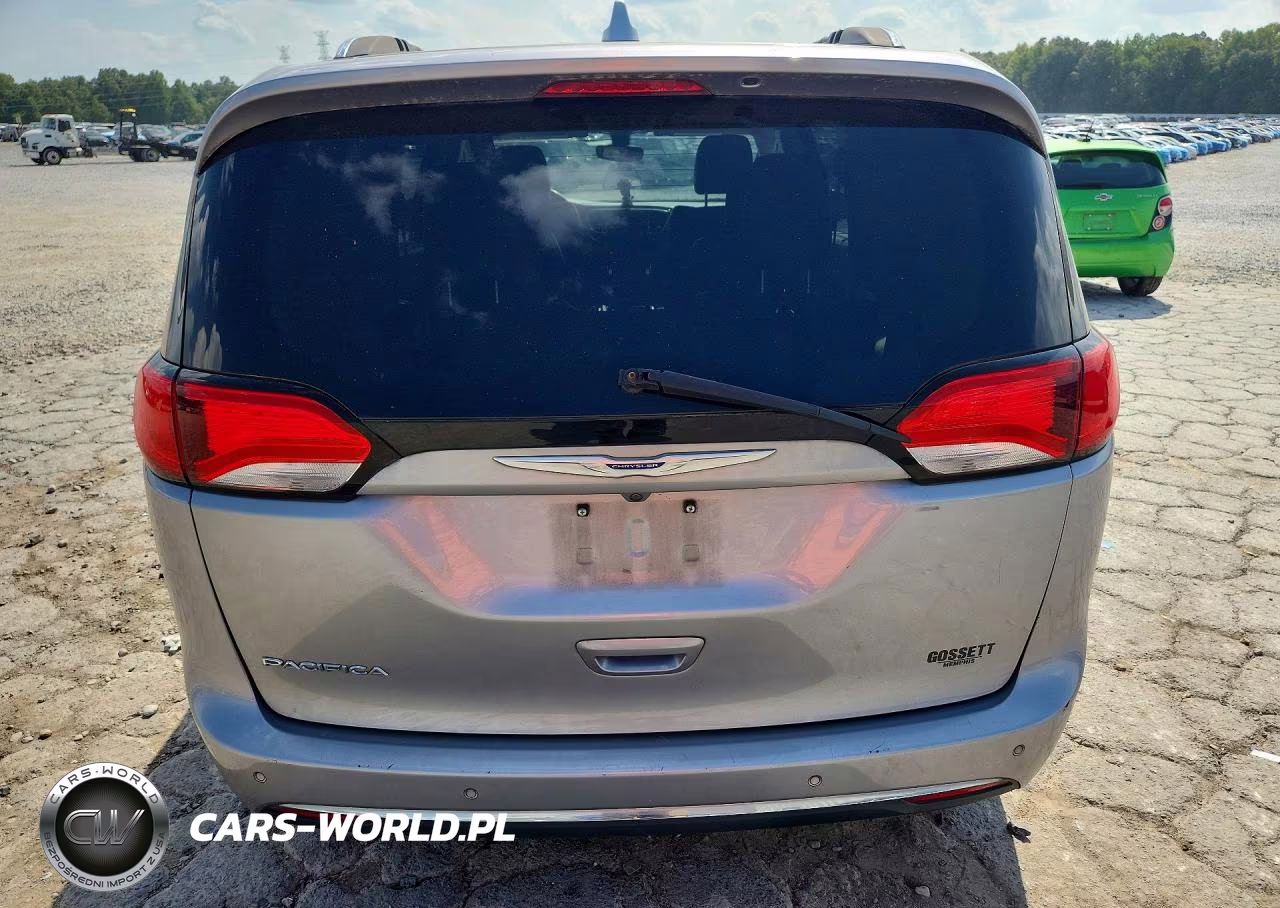 2018 Chrysler Pacifica Touring L VIN:2C4RC1BG3JR233845 - 6