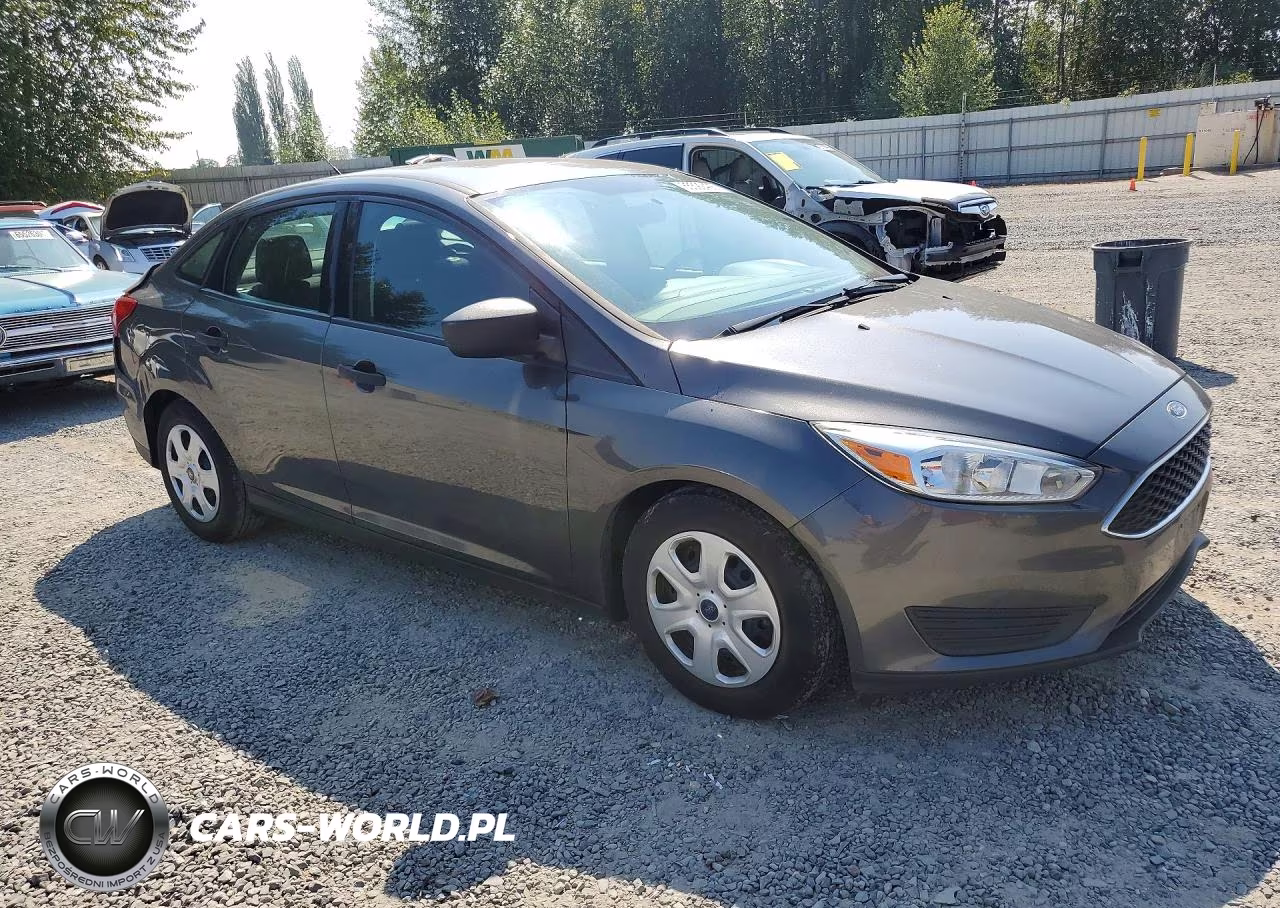 2016 Ford Focus S VIN:1FADP3E2XGL247176 - 4
