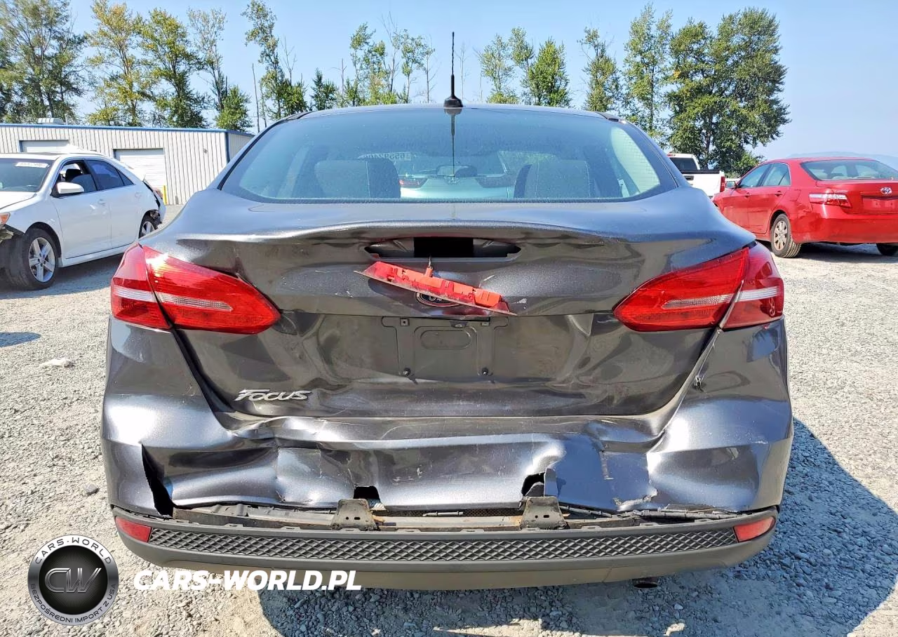 2016 Ford Focus S VIN:1FADP3E2XGL247176 - 6