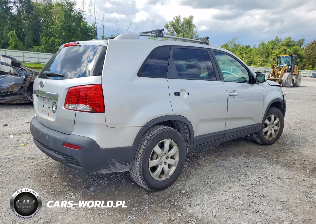 2011 Kia Sorento Lx VIN:5XYKT4A14BG089230 - 3