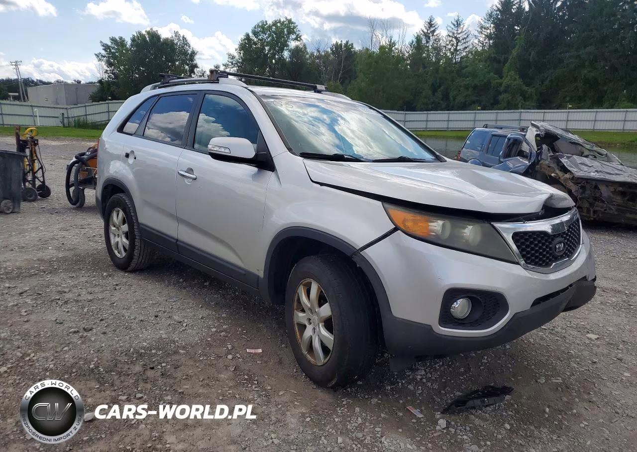 2011 Kia Sorento Lx VIN:5XYKT4A14BG089230 - 4