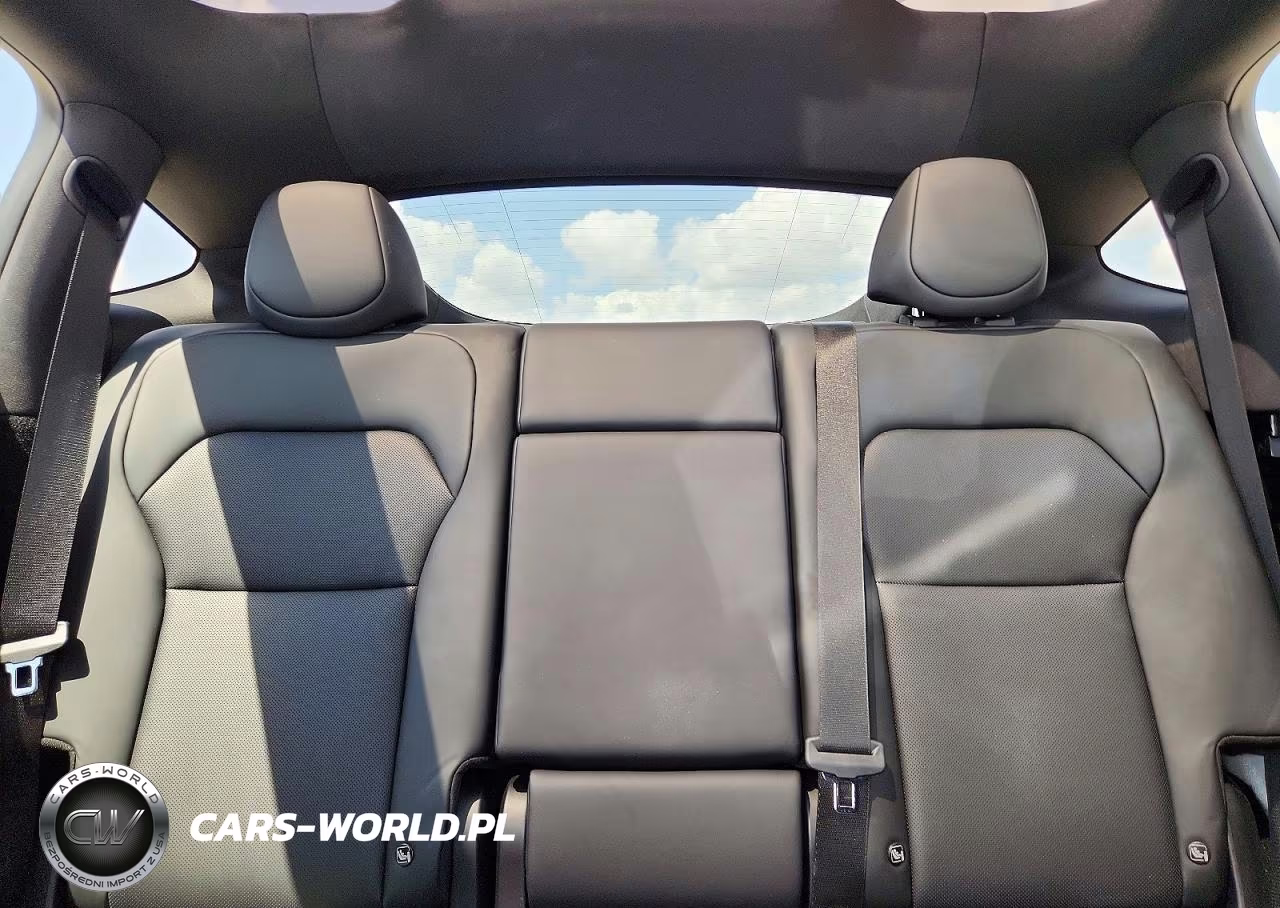 2026 Tesla Model Y VIN:7SAYGDED5TA664639 - 10