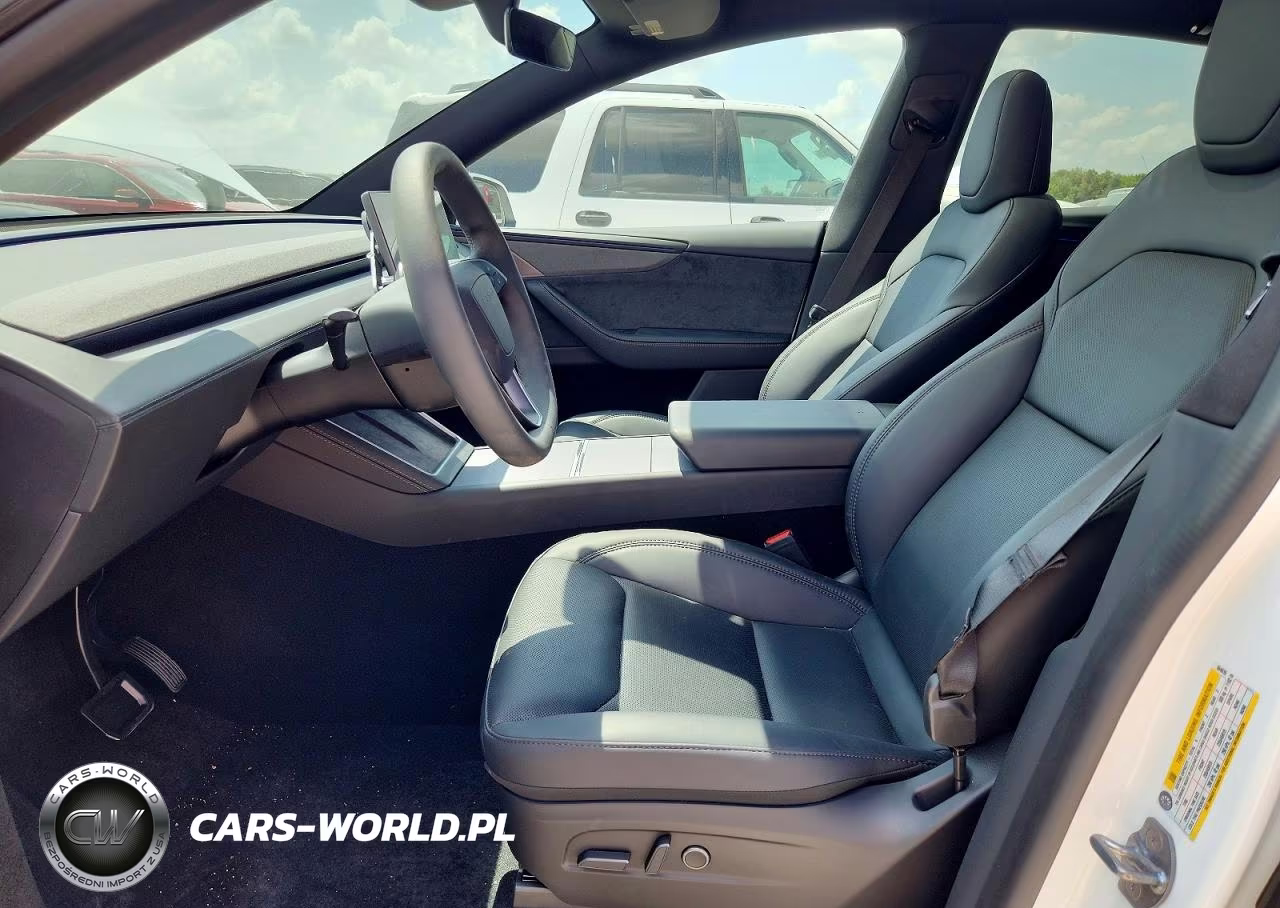 2026 Tesla Model Y VIN:7SAYGDED5TA664639 - 7