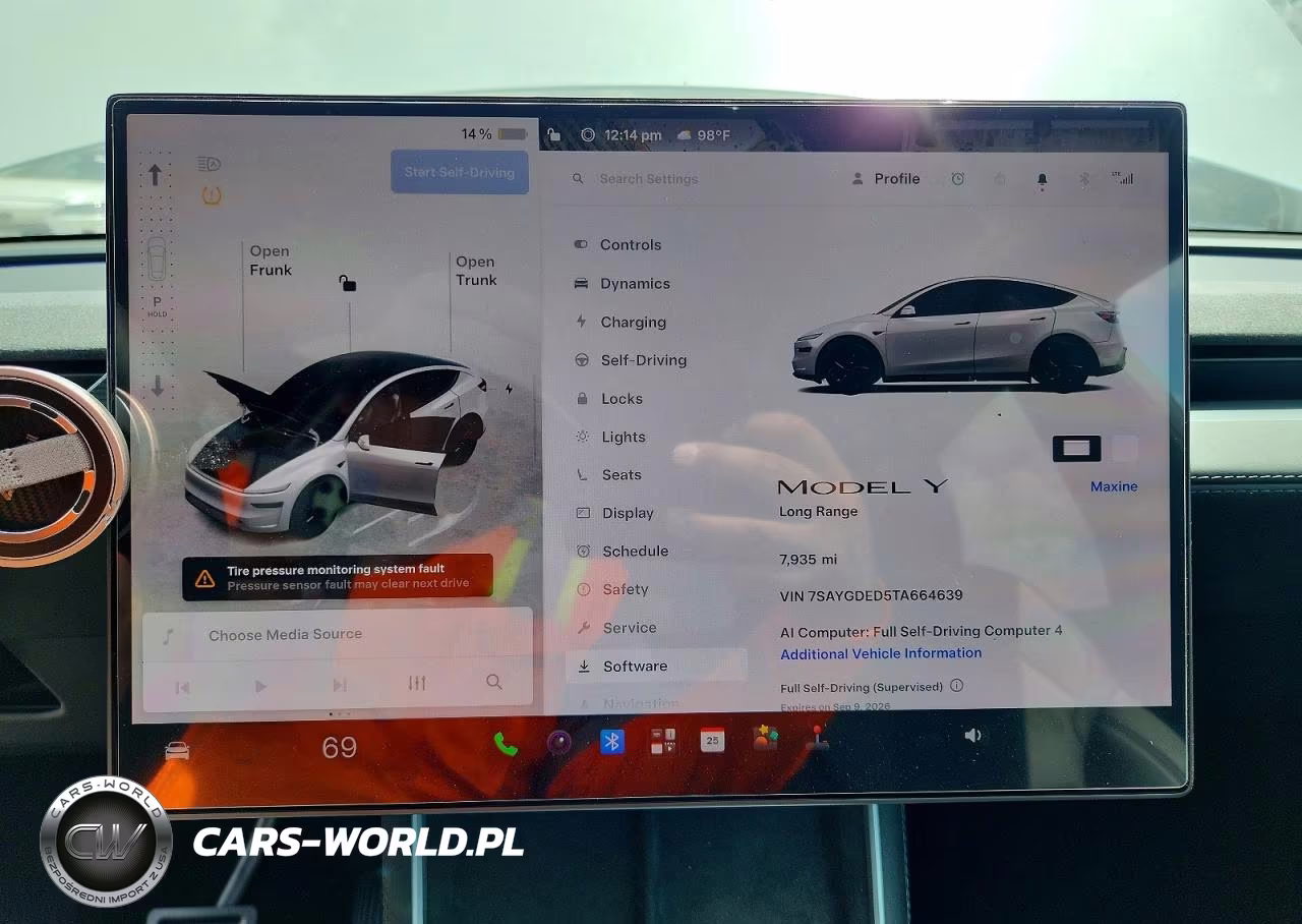 2026 Tesla Model Y VIN:7SAYGDED5TA664639 - 9