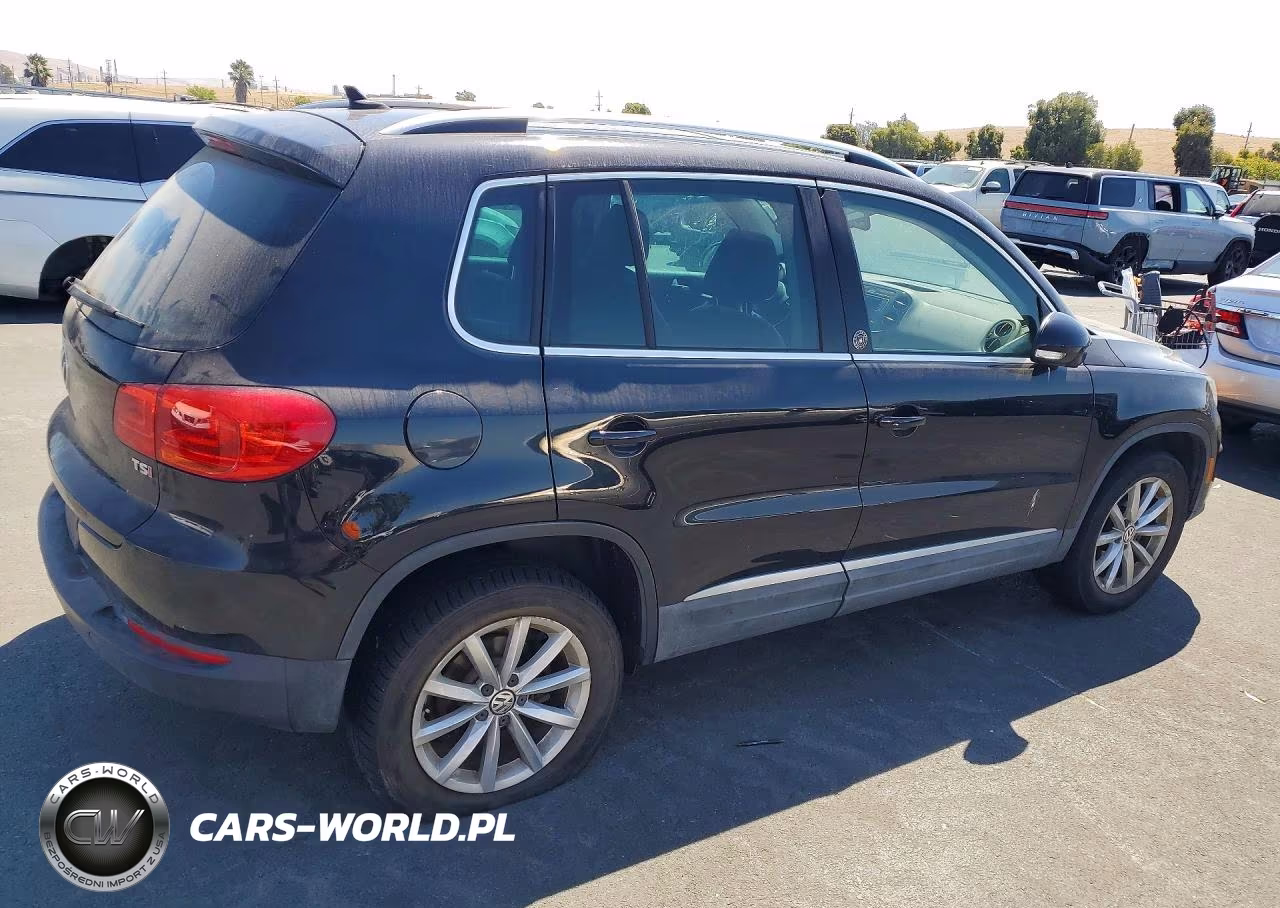 2017 Volkswagen Tiguan Wolfsburg VIN:WVGRV7AX3HK005539 - 3
