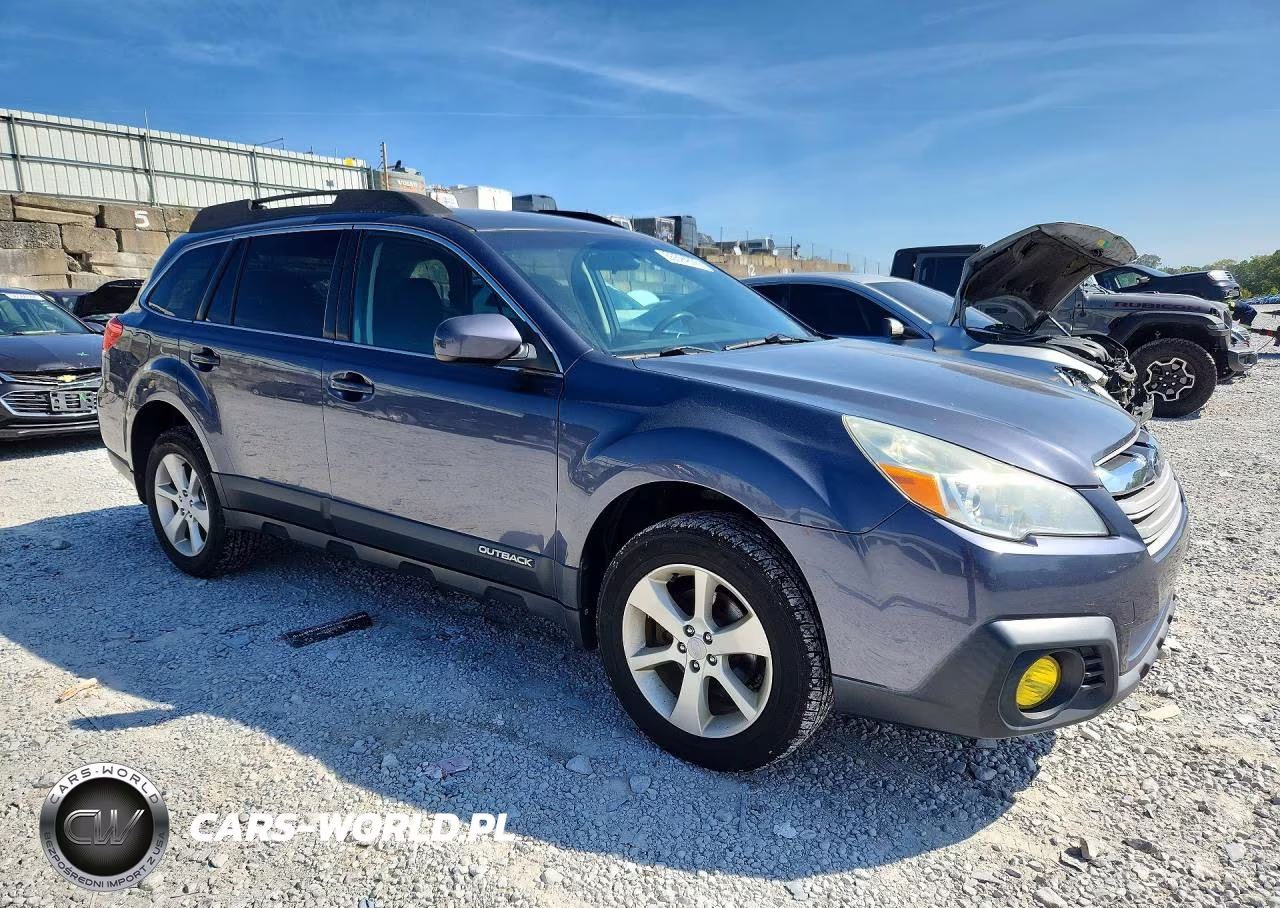 2014 Subaru Outback 2.5I Premium VIN:4S4BRBCC8E3245940 - 4