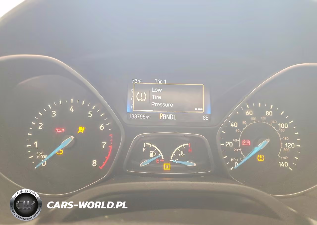 2018 Ford Focus Se VIN:1FADP3F26JL315981 - 9