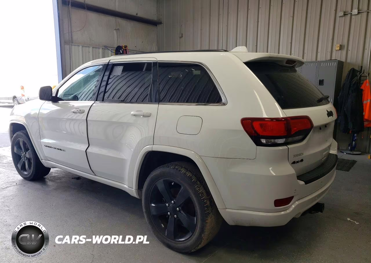 2015 Jeep Grand Cherokee Laredo VIN:1C4RJFAG8FC165868 - 2
