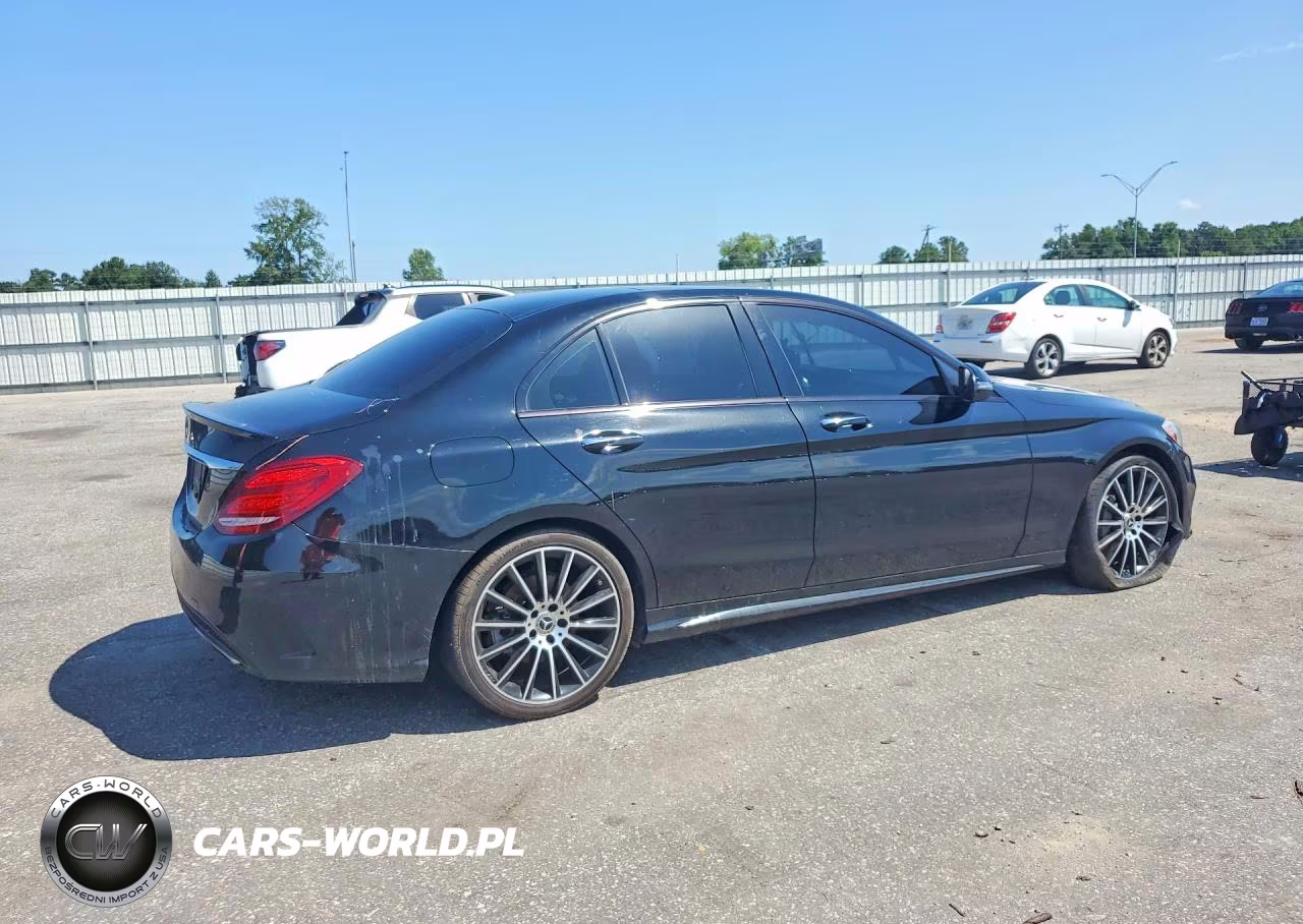 2018 Mercedes-Benz C 300 VIN:55SWF4JB3JU265318 - 3
