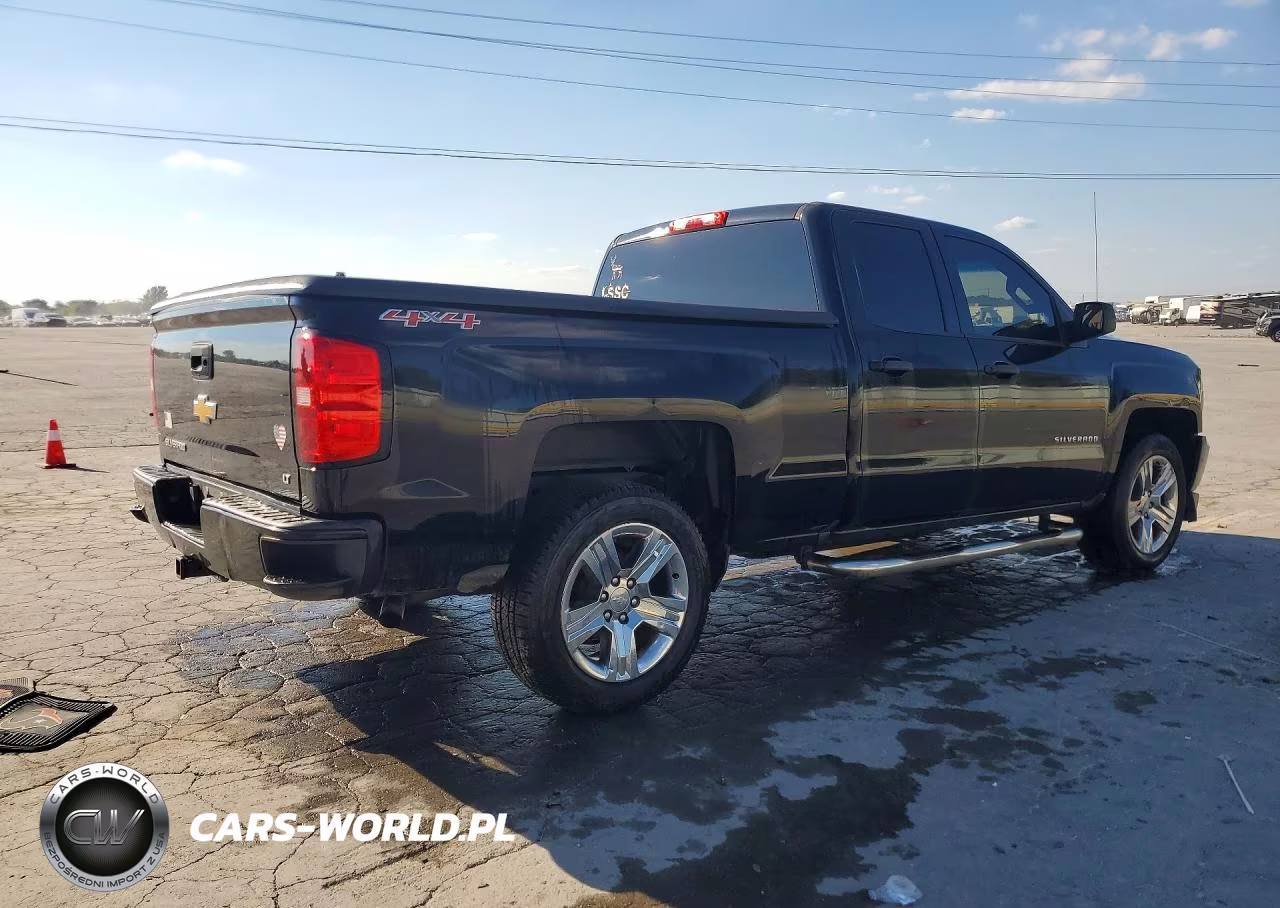 2017 Chevrolet Silverado K1500 Custom VIN:1GCVKPEC5HZ392895 - 3