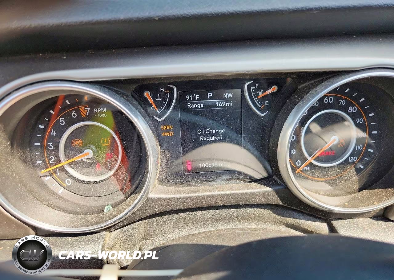 2018 Jeep Wrangler Unlimited Sport VIN:1C4HJXDG2JW139707 - 9