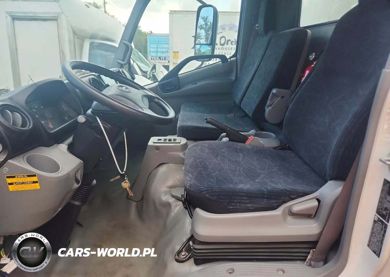 2020 Hino 195 Box Truck VIN:JHHSDM2H1LK012574 - 7