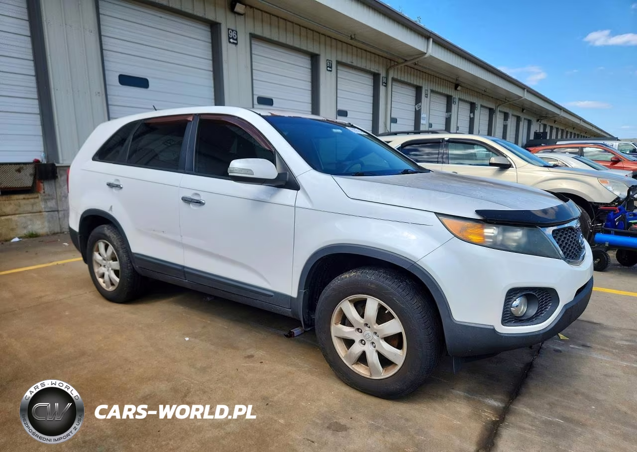 2011 Kia Sorento Lx VIN:5XYKT3A17BG156364 - 4
