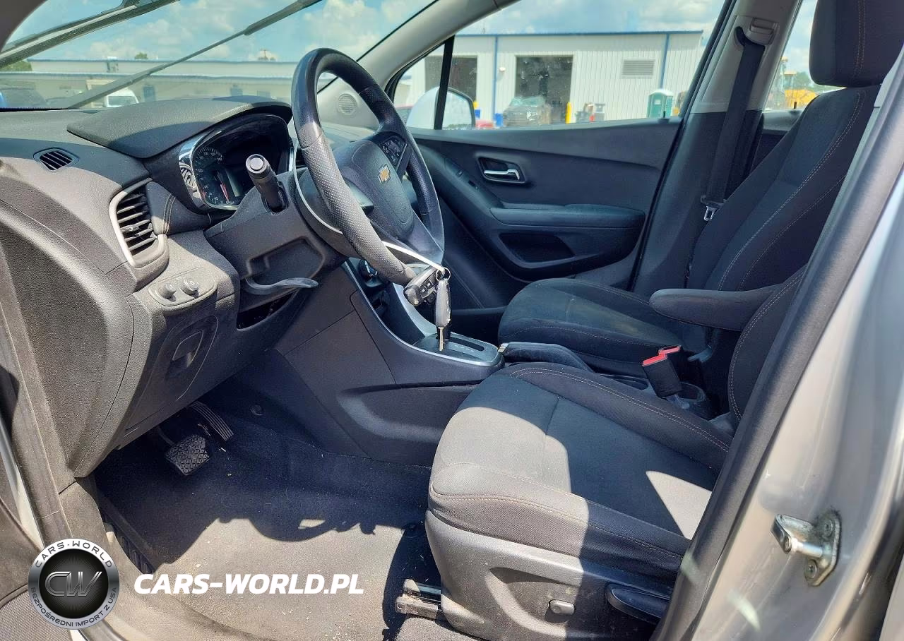 2019 Chevrolet Trax Ls VIN:3GNCJKSB2KL196654 - 7