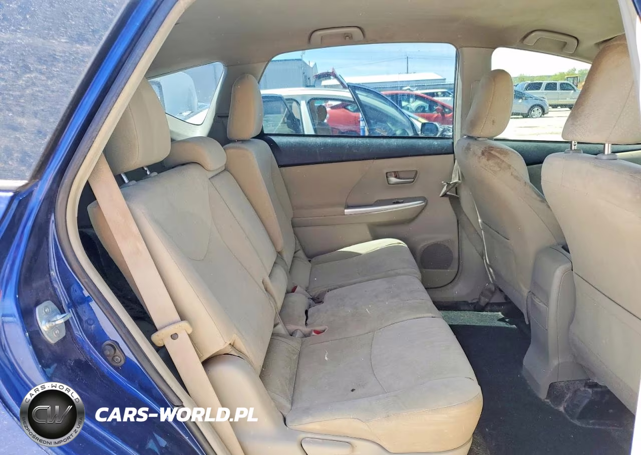 2013 Toyota Prius V Three VIN:JTDZN3EU7D3235943 - 10
