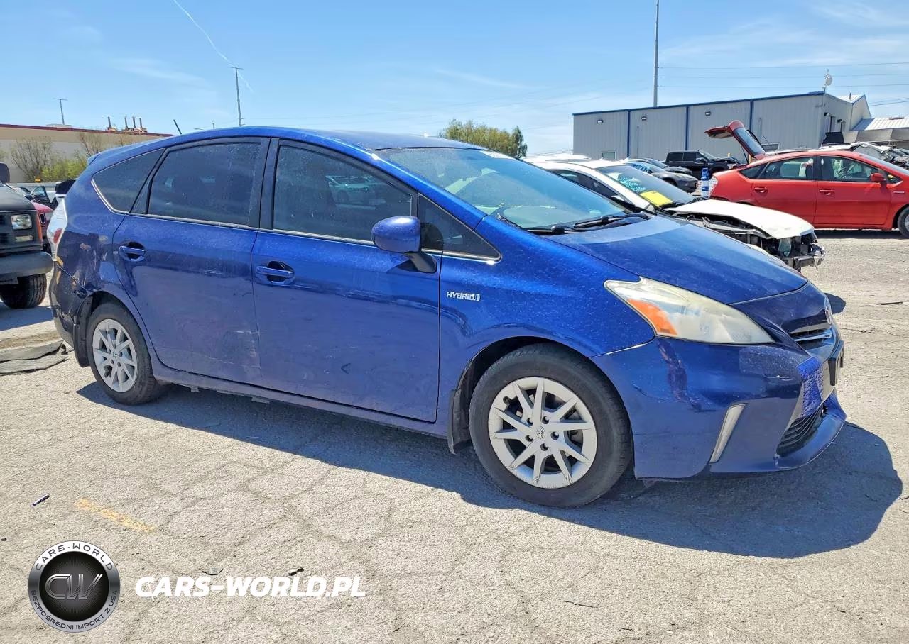 2013 Toyota Prius V Three VIN:JTDZN3EU7D3235943 - 4
