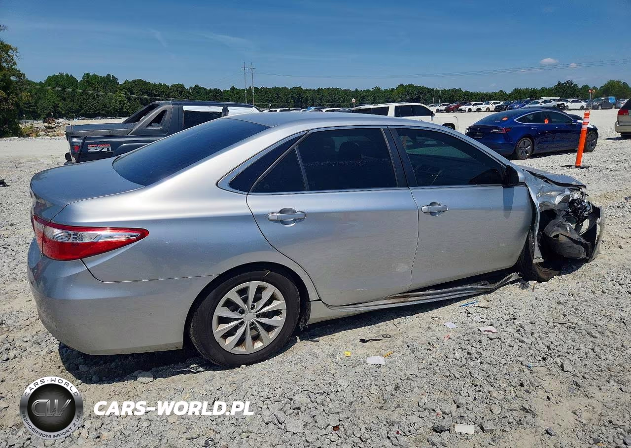 2015 Toyota Camry Le VIN:4T4BF1FK8FR449211 - 3