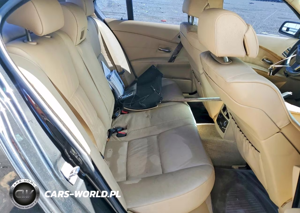 2007 BMW 530 Xi VIN:WBANF73587CU21863 - 10