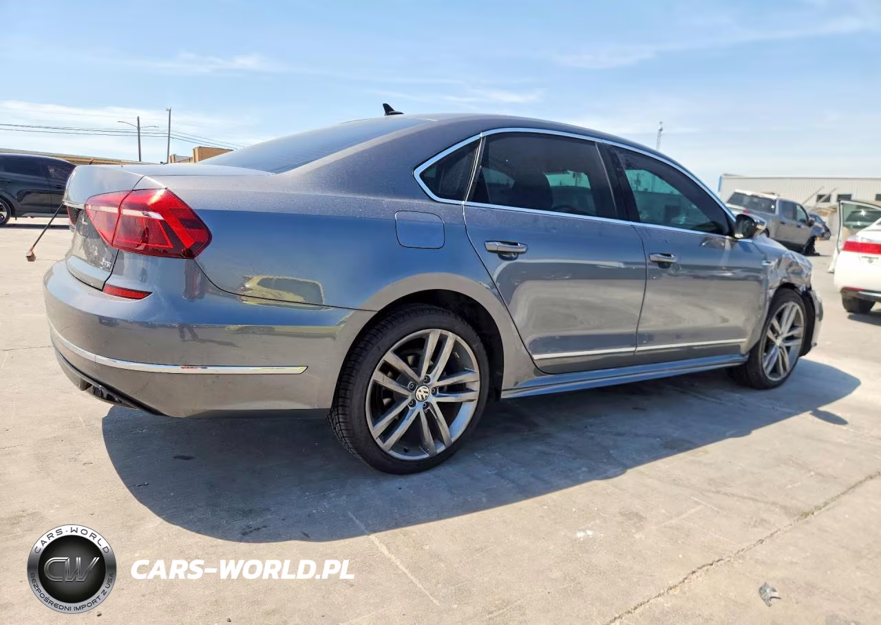 2017 Volkswagen Passat R-Line VIN:1VWDT7A35HC064827 - 3