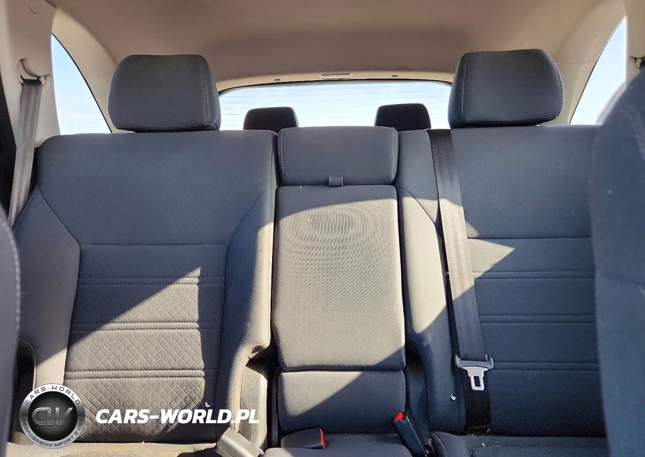 2019 Kia Sorento L VIN:5XYPG4A31KG449713 - 10