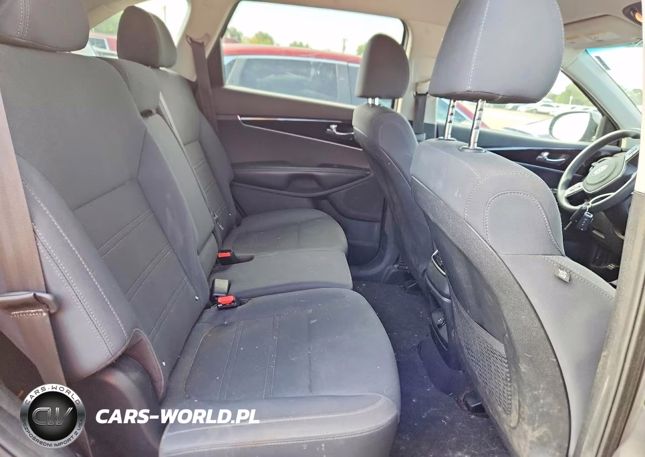 2019 Kia Sorento L VIN:5XYPG4A31KG449713 - 11