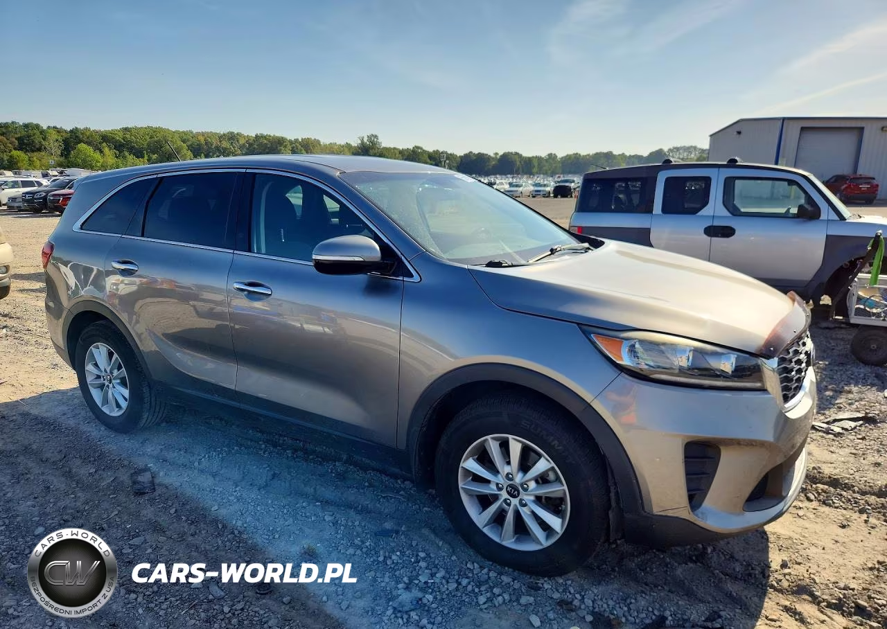 2019 Kia Sorento L VIN:5XYPG4A31KG449713 - 4