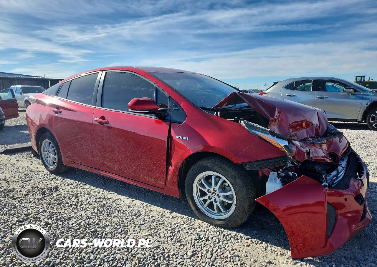2018 Toyota Prius Three VIN:JTDKARFU0J3547841 - 4