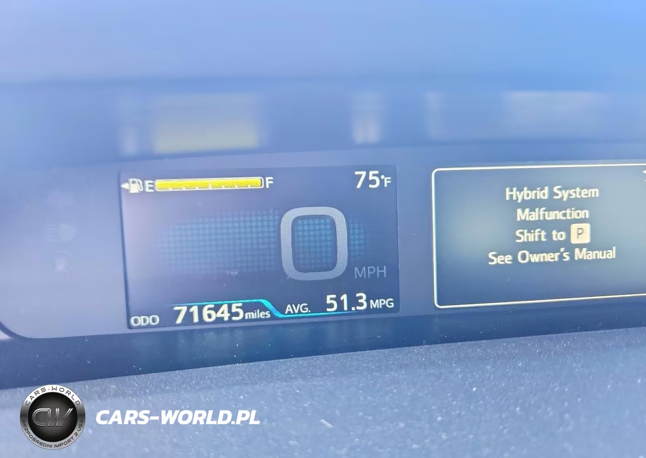 2018 Toyota Prius Three VIN:JTDKARFU0J3547841 - 9