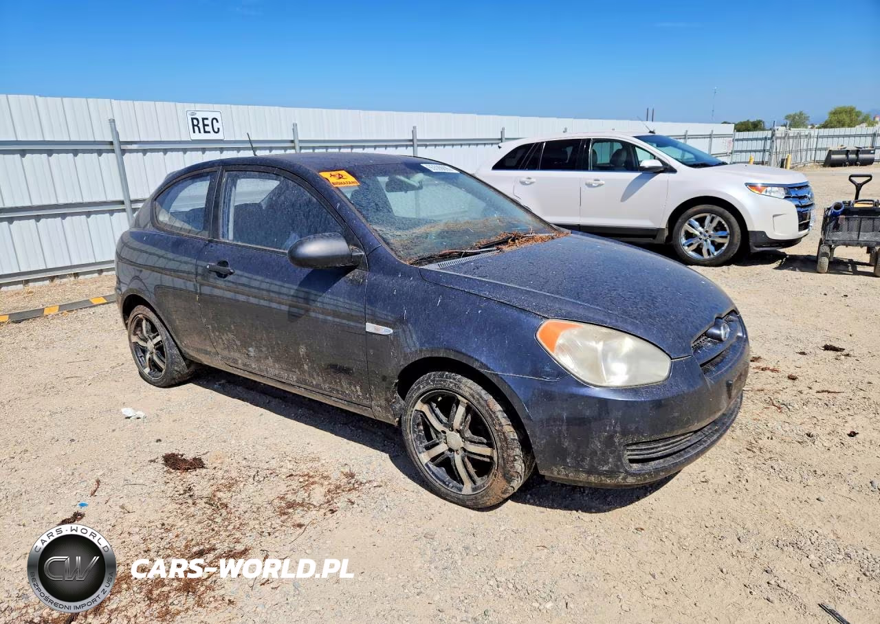 2007 Hyundai Accent Gs VIN:KMHCM36C07U037519 - 4