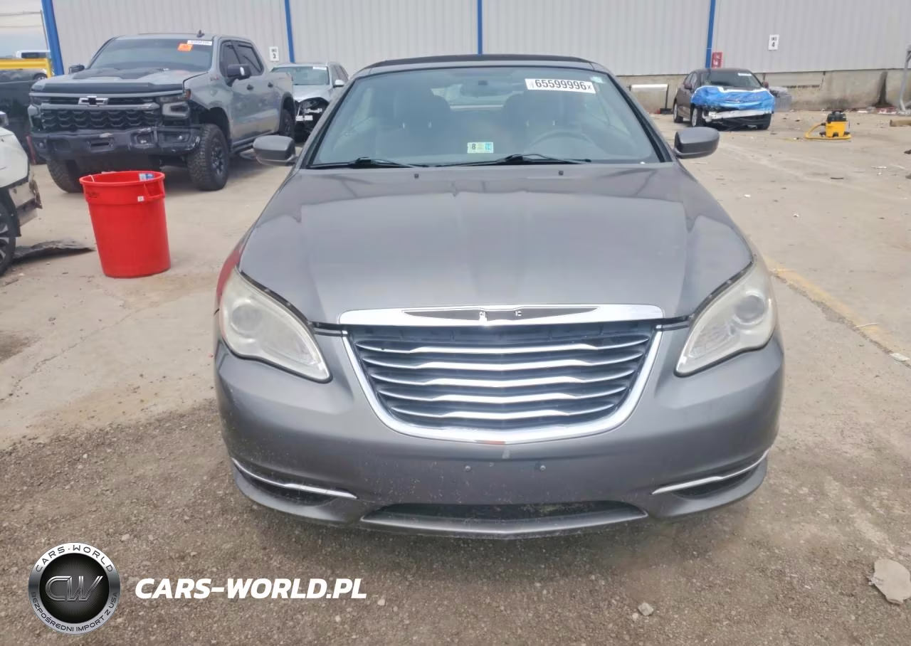 2012 Chrysler 200 Touring VIN:1C3BCBEB0CN218733 - 5