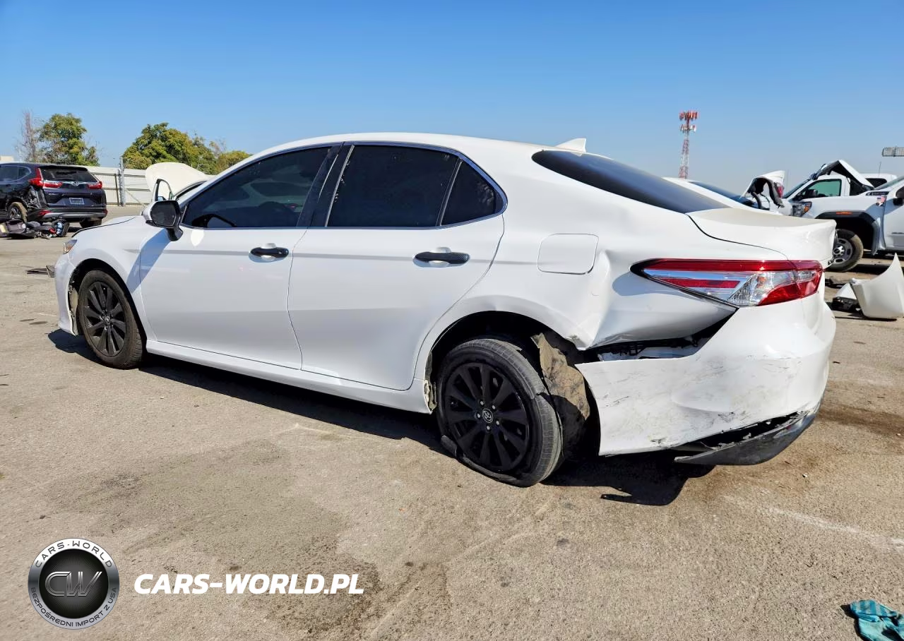 2019 Toyota Camry Le VIN:4T1B11HK2KU196970 - 2