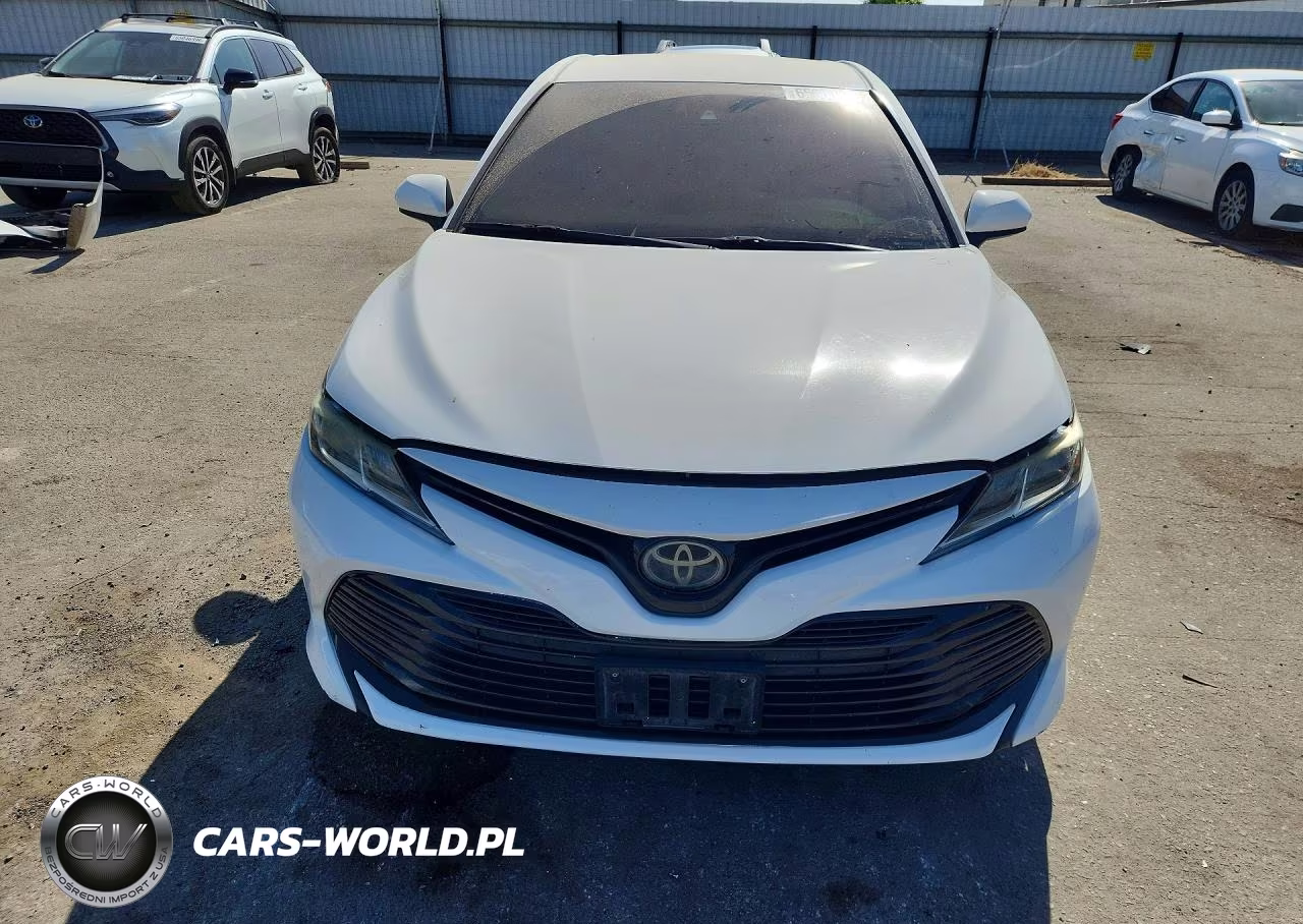 2019 Toyota Camry Le VIN:4T1B11HK2KU196970 - 5