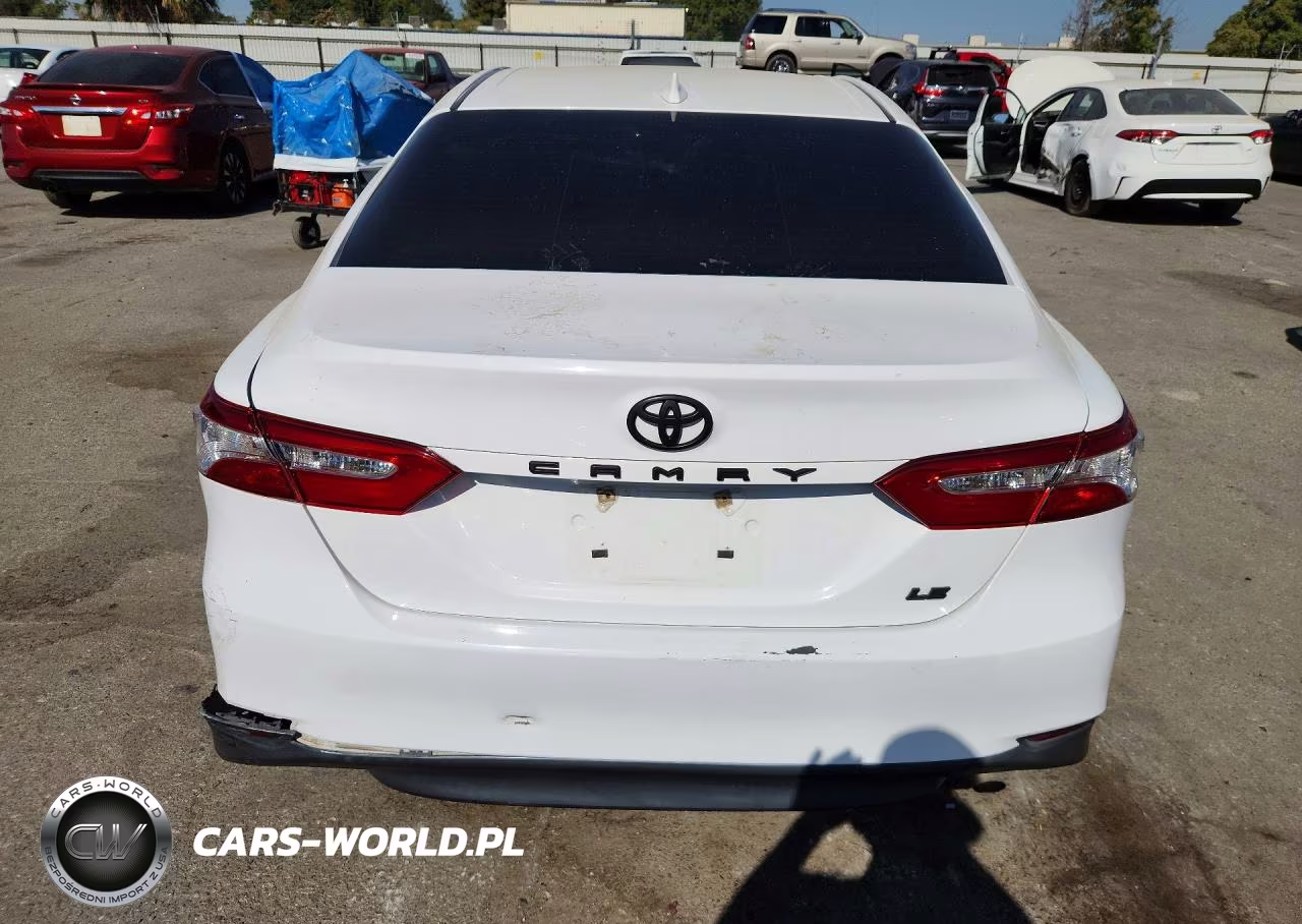 2019 Toyota Camry Le VIN:4T1B11HK2KU196970 - 6