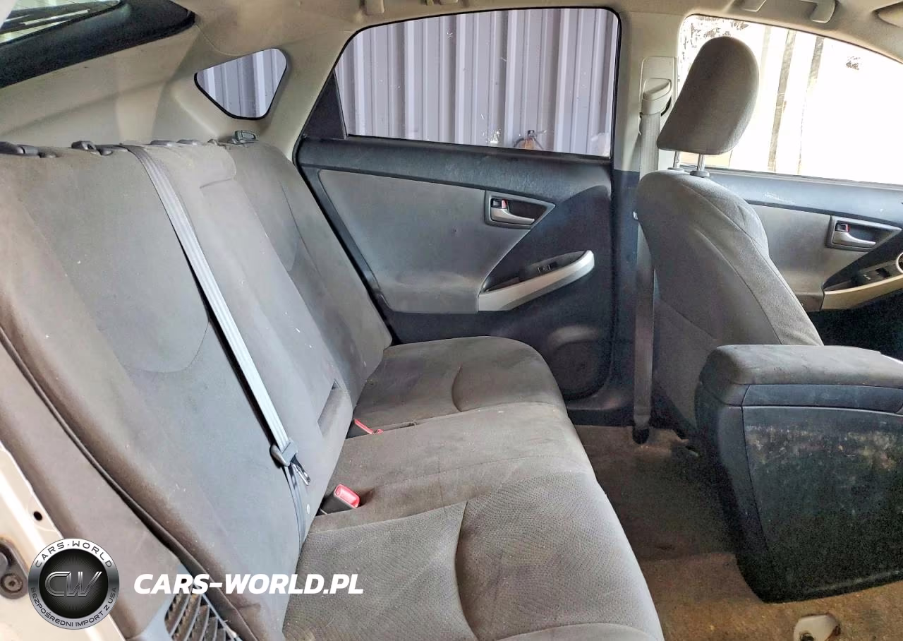 2015 Toyota Prius Two VIN:JTDKN3DU8F1985286 - 10