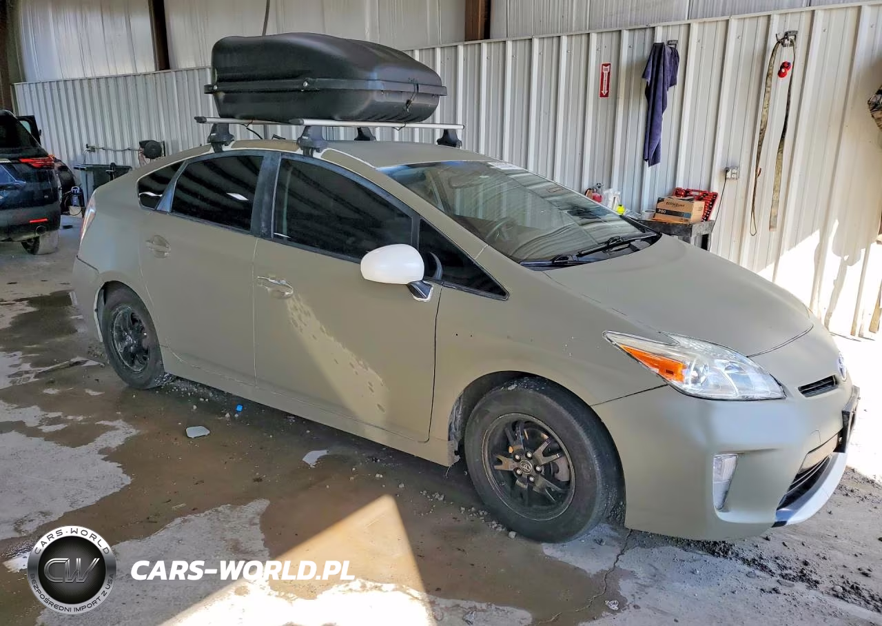 2015 Toyota Prius Two VIN:JTDKN3DU8F1985286 - 4