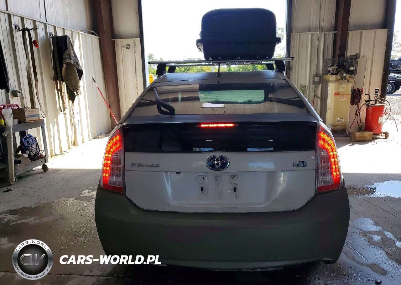 2015 Toyota Prius Two VIN:JTDKN3DU8F1985286 - 6