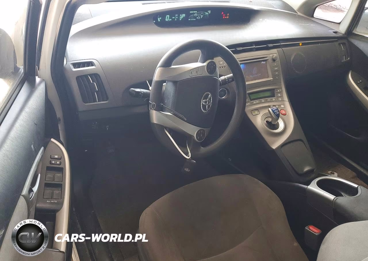 2015 Toyota Prius Two VIN:JTDKN3DU8F1985286 - 8