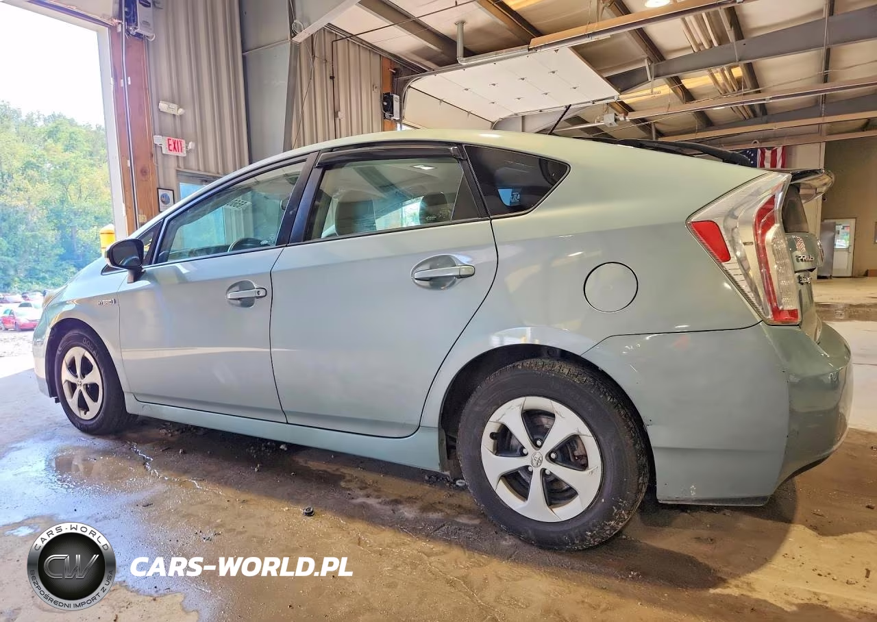 2013 Toyota Prius Three VIN:JTDKN3DU6D1690345 - 2