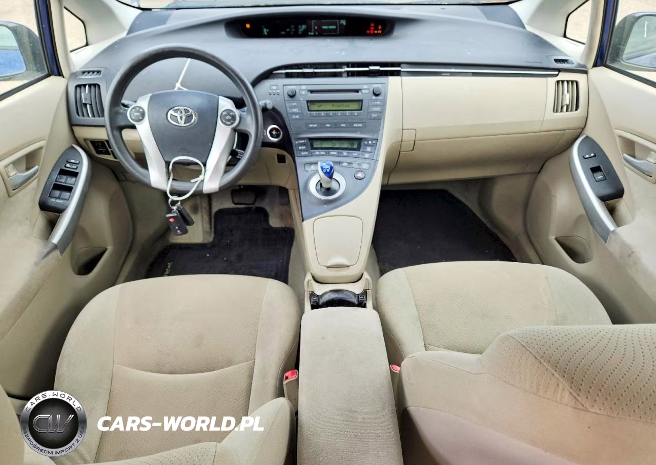 2011 Toyota Prius Two VIN:JTDKN3DU7B5307177 - 8