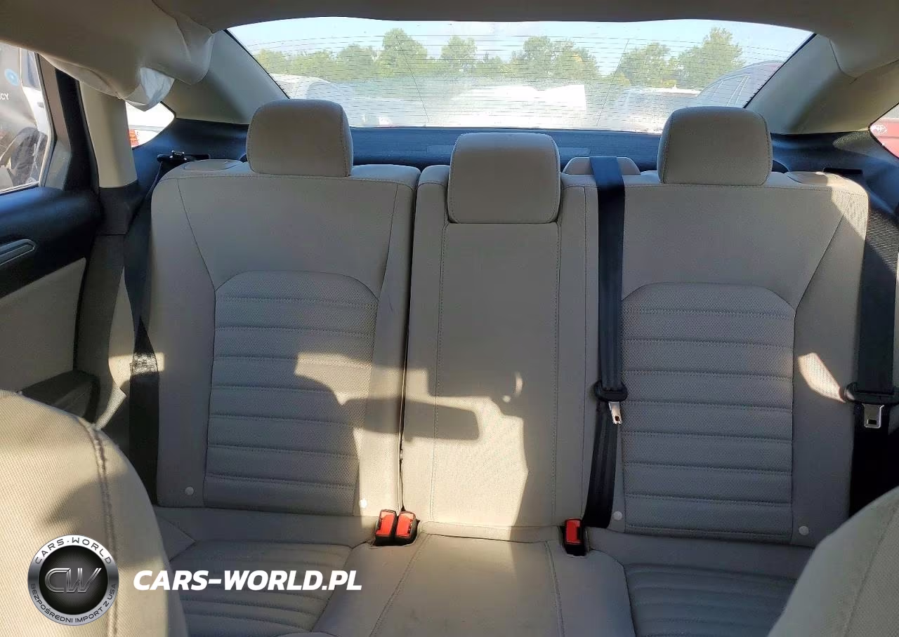 2018 Ford Fusion S Hybrid VIN:3FA6P0UU7JR100526 - 10
