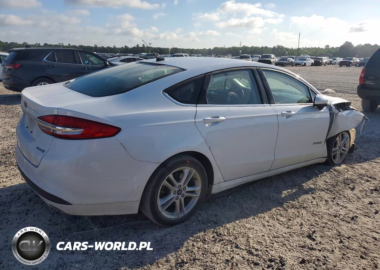 2018 Ford Fusion S Hybrid VIN:3FA6P0UU7JR100526 - 3