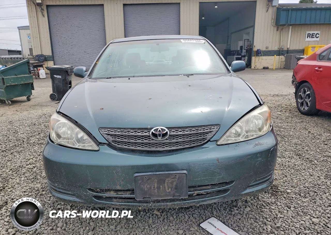 2002 Toyota Camry Le VIN:JTDBE32K620092471 - 5