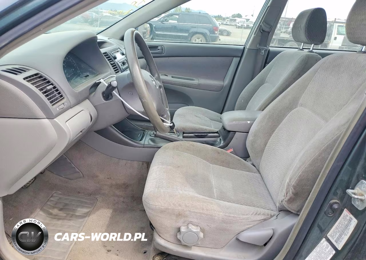 2002 Toyota Camry Le VIN:JTDBE32K620092471 - 7