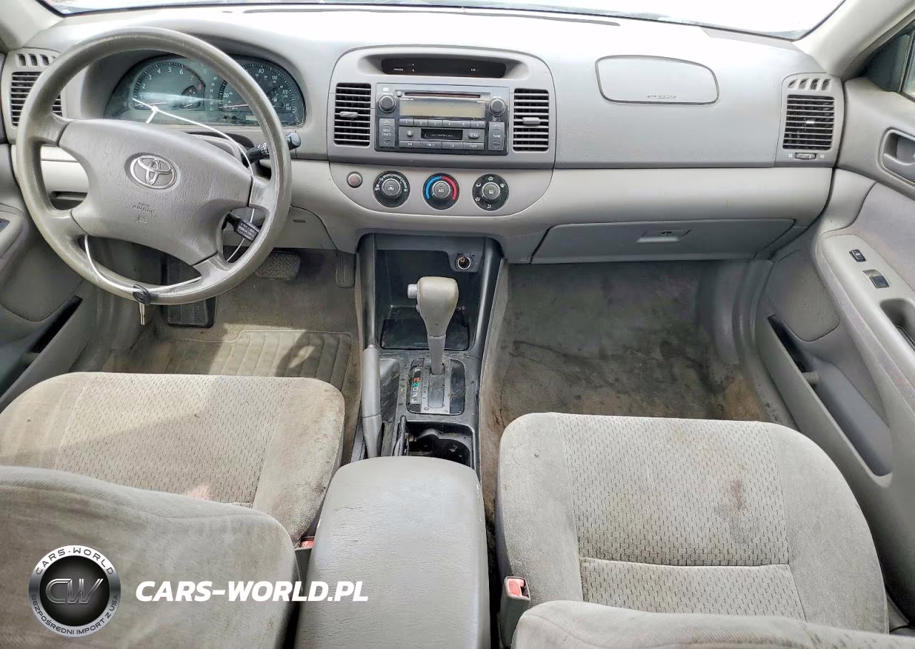 2002 Toyota Camry Le VIN:JTDBE32K620092471 - 8