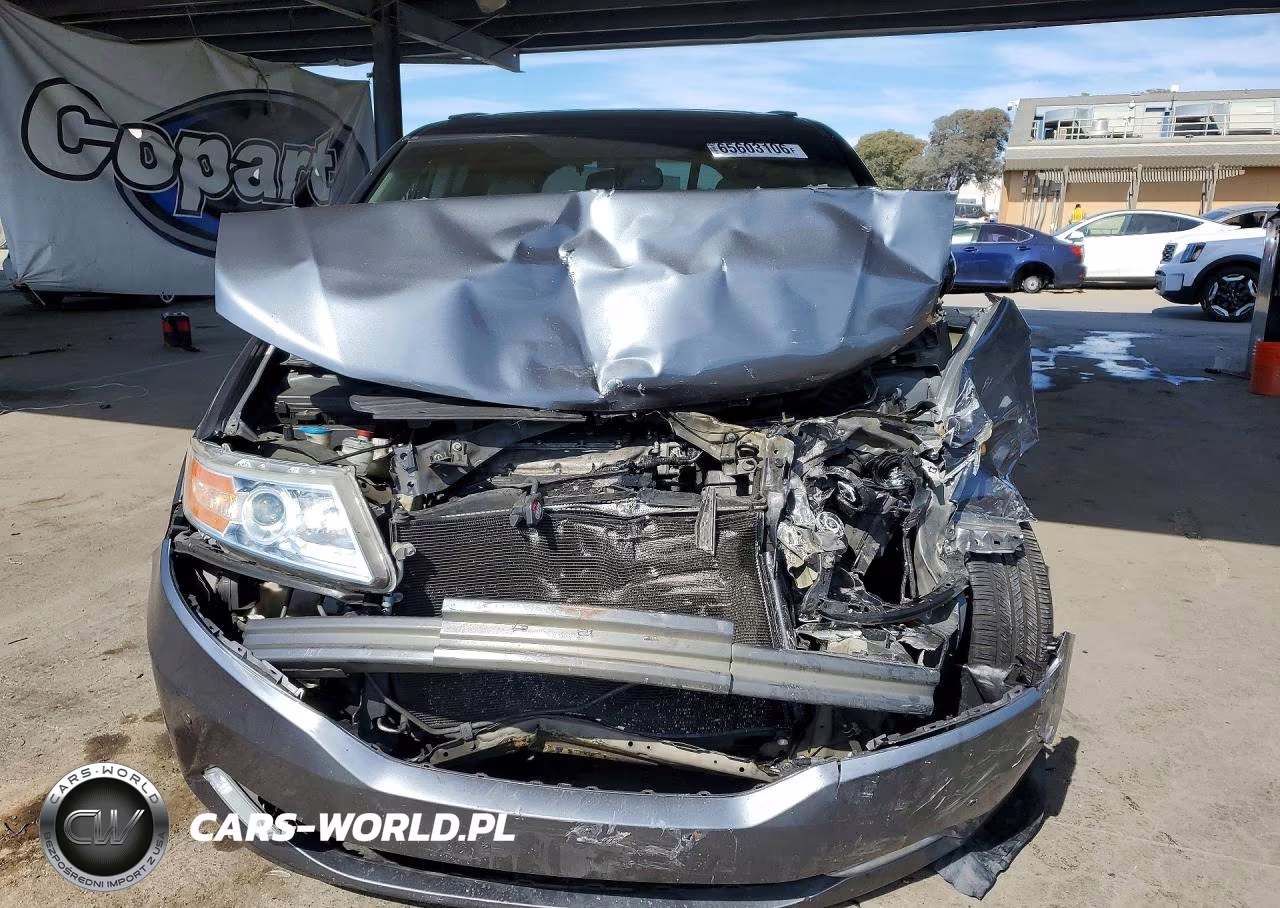 2011 Honda Odyssey Touring VIN:5FNRL5H93BB043332 - 5