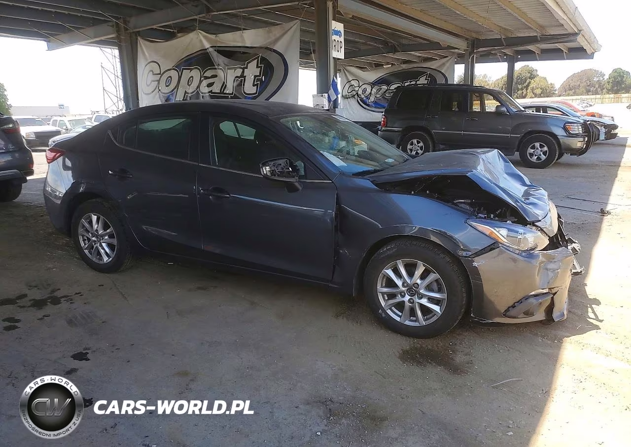 2015 Mazda 3 Touring VIN:3MZBM1V72FM158657 - 4