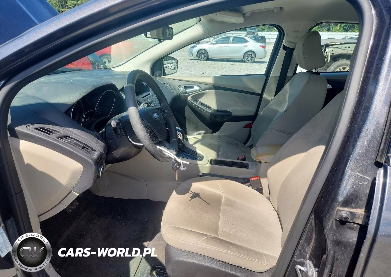 2016 Ford Focus Se VIN:1FADP3K25GL371019 - 7