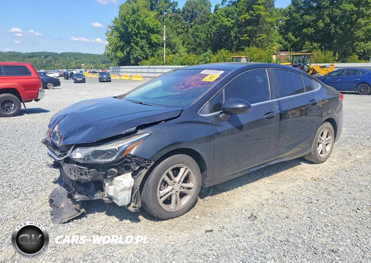 2018 Chevrolet Cruze Lt VIN:1G1BE5SM0J7179066 - 1