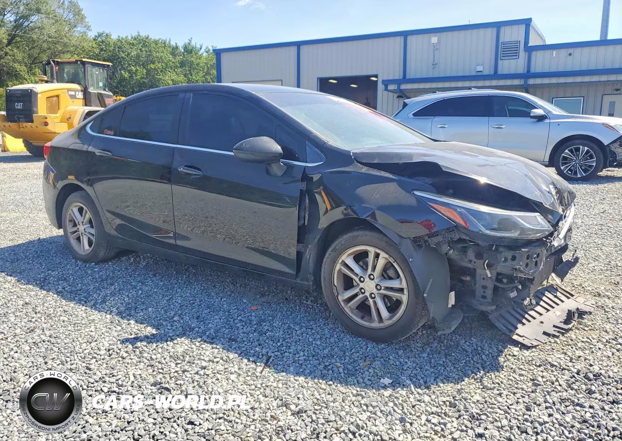 2018 Chevrolet Cruze Lt VIN:1G1BE5SM0J7179066 - 4
